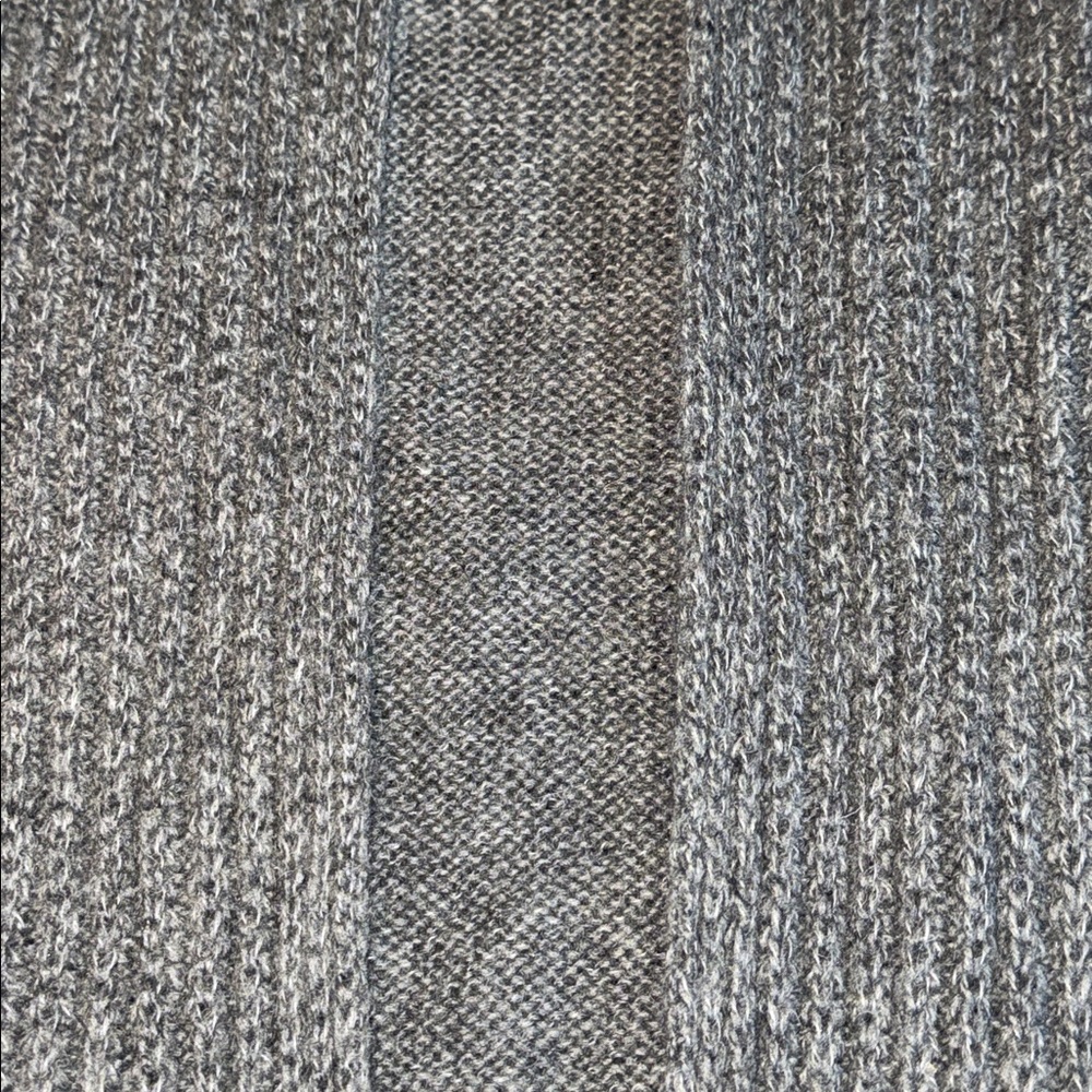 GAP Women’s Cardigan Sweater Vest (XL) - Picture 3 of 8